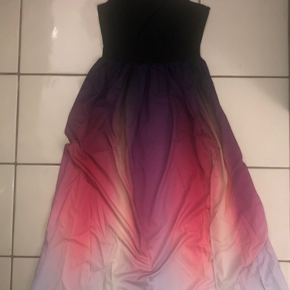 One shoulder Cut-Out Ombre Pleated Maxi Dress - Picture 9 of 9